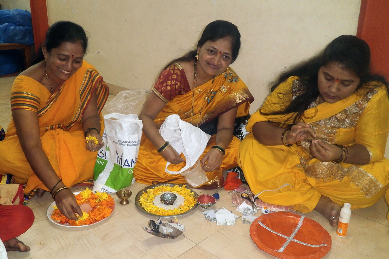 Different creative ways to decorate the thali (October, 2016)