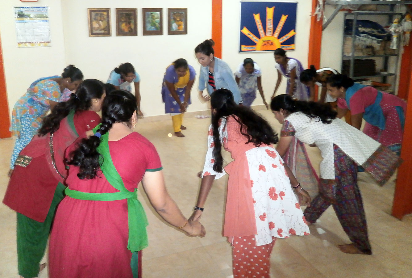 Kadambari Darole teaching simple dance steps (August, 2014)