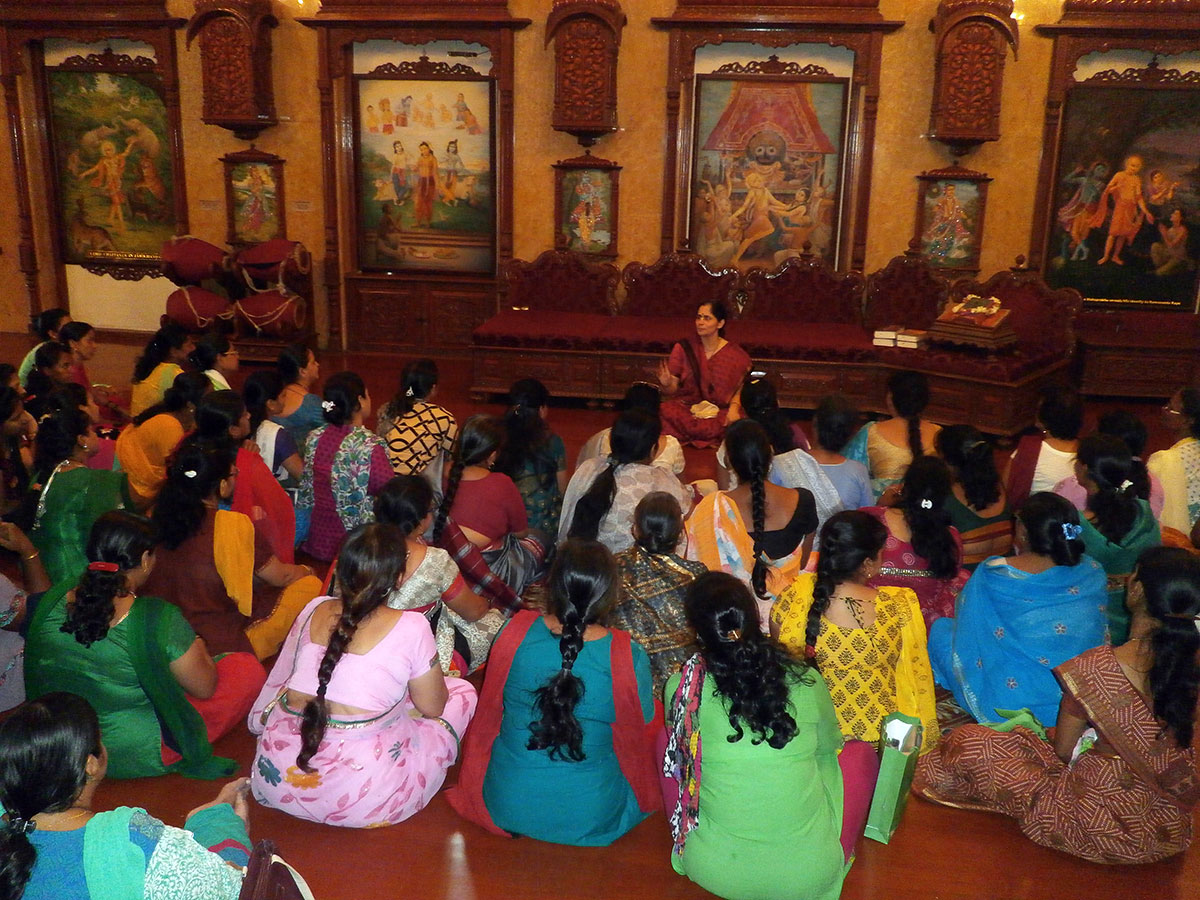 Discussing the purpose of bhakti and devotion (November, 2015)