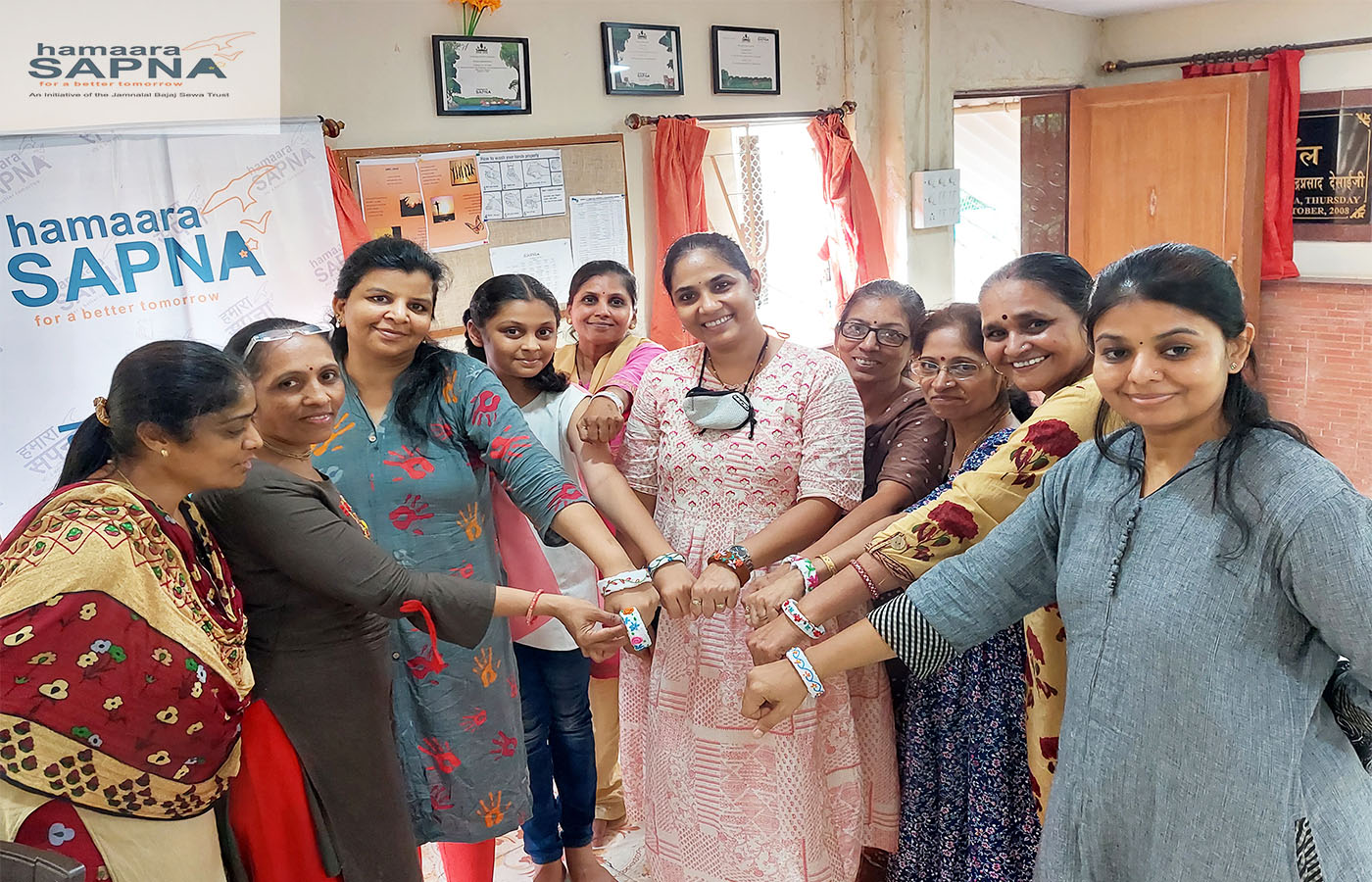 Beneficiaries were taught beautiful flower patterns to make their own clay bangles. Each bangle showcased one's creativity and talent